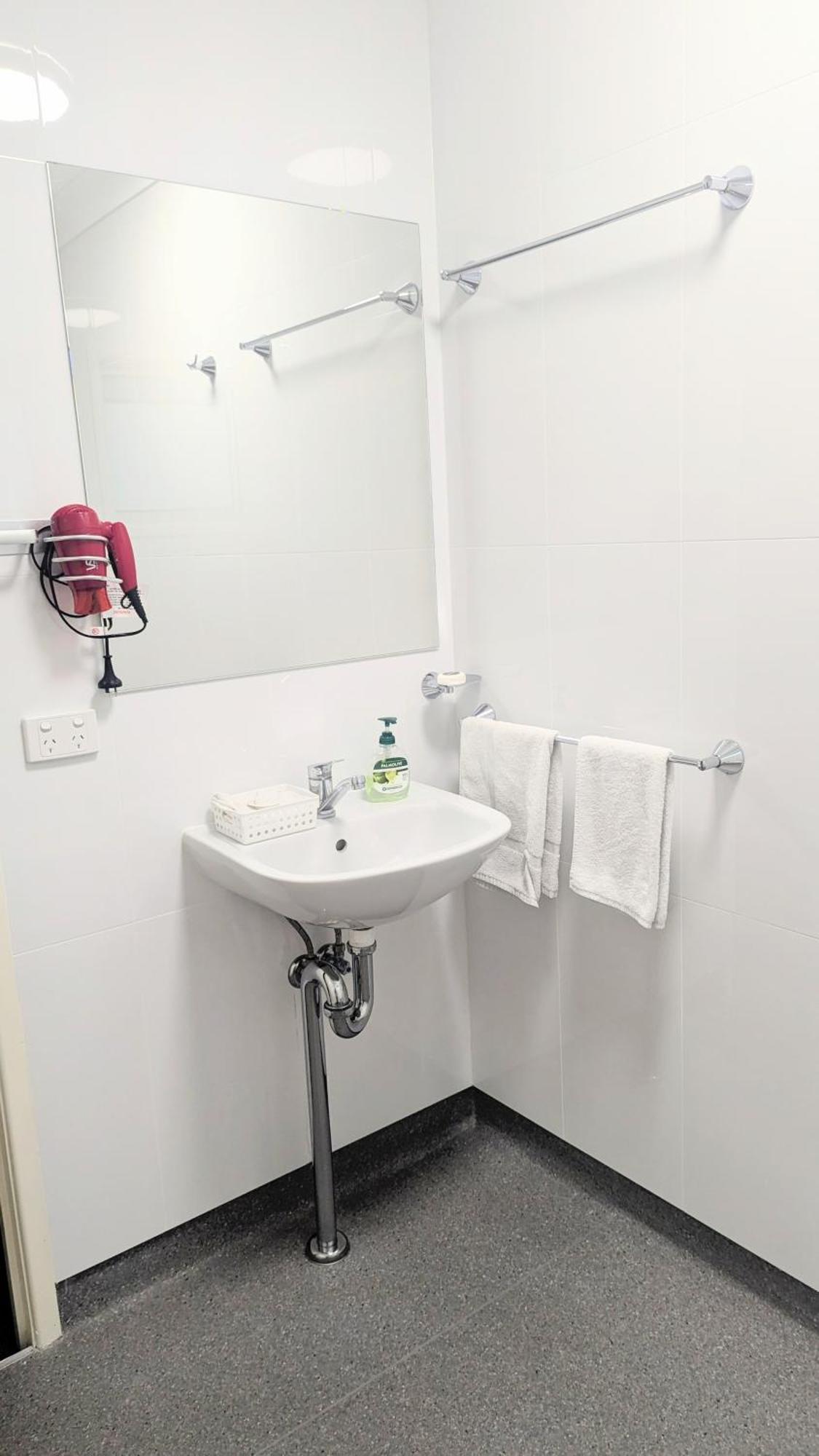 Proserpine Motor Lodge Экстерьер фото